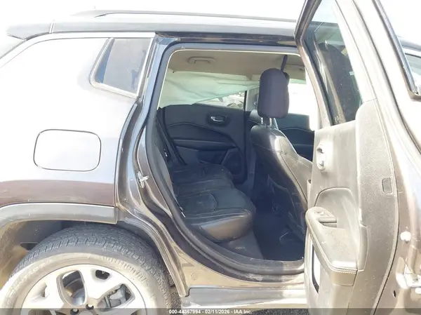 3C4NJCCB7JT253404 2018 JEEP COMPASS - Image 8