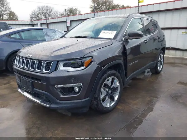 3C4NJCCB7JT358721 2018 JEEP COMPASS - Image 2