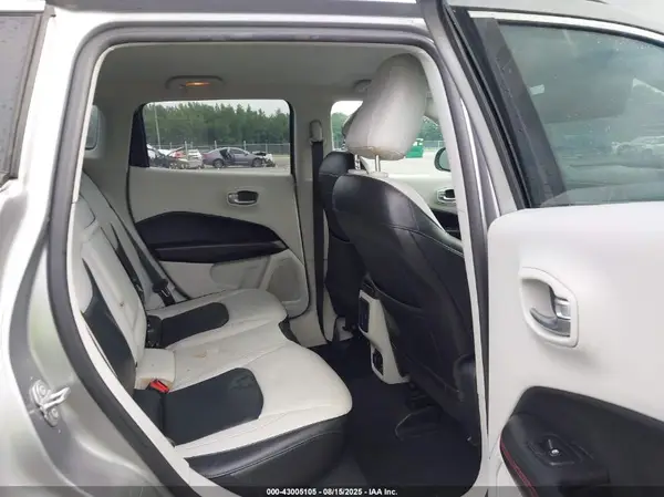 3C4NJCCB7JT358766 2018 JEEP COMPASS - Image 8