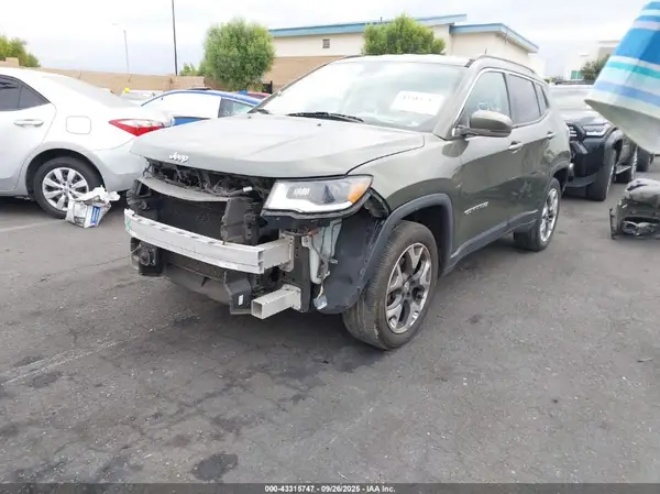3C4NJCCB7JT362302 2018 JEEP COMPASS - Image 2