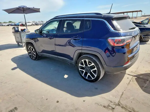 3C4NJCCB7JT368519 2018 JEEP COMPASS - Image 2