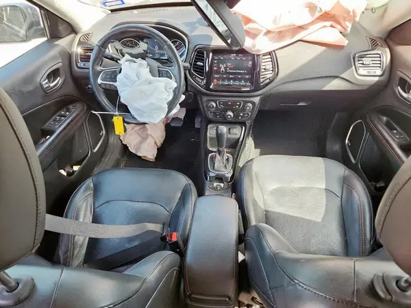 3C4NJCCB7JT368519 2018 JEEP COMPASS - Image 8