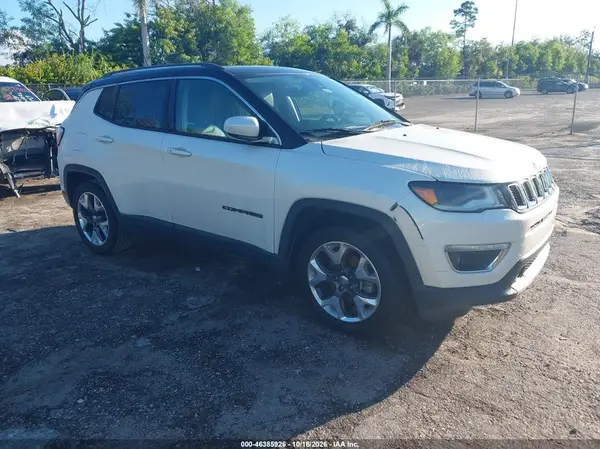 3C4NJCCB7JT368620 2018 JEEP COMPASS - Image 1