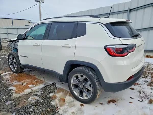 3C4NJCCB7JT406590 2018 JEEP COMPASS - Image 2