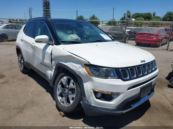 3C4NJCCB7JT410882 2018 JEEP COMPASS - Image 1