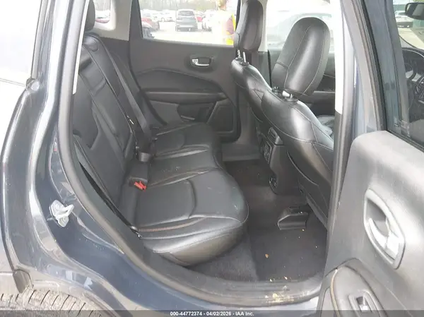 3C4NJCCB7JT489664 2018 JEEP COMPASS - Image 8