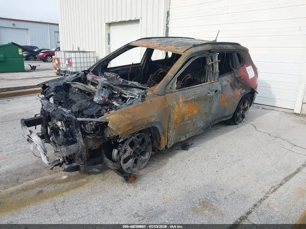 3C4NJCCB7KT662360 2019 JEEP COMPASS - Image 2