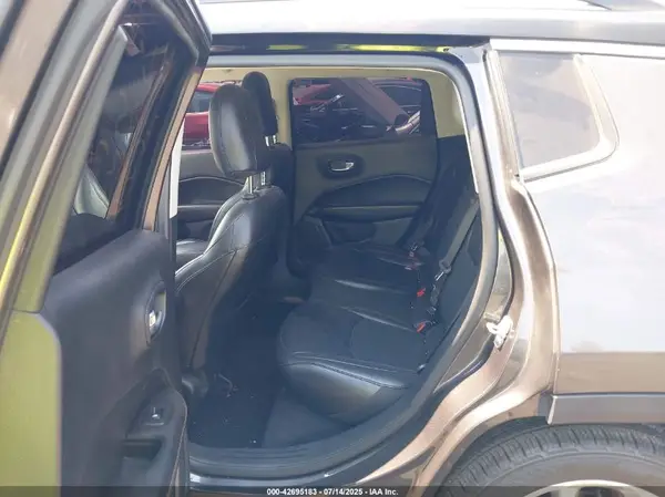 3C4NJCCB7KT748901 2019 JEEP COMPASS - Image 8