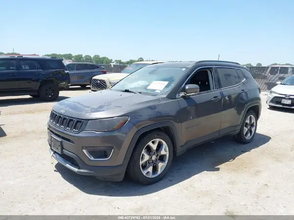 3C4NJCCB7LT114697 2020 JEEP COMPASS - Image 2