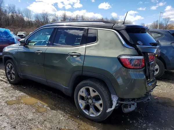 3C4NJCCB8JT194735 2018 JEEP COMPASS - Image 2