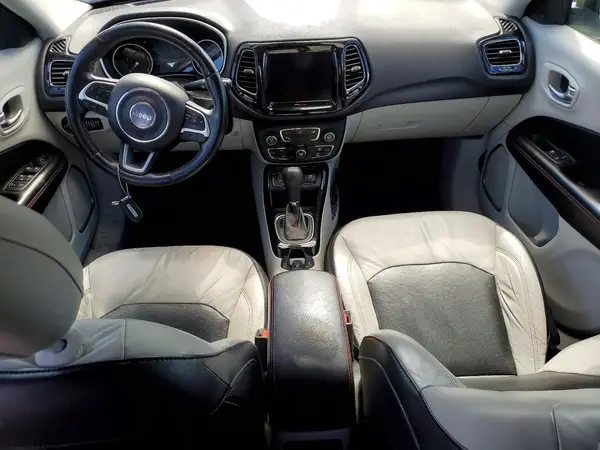 3C4NJCCB8JT194735 2018 JEEP COMPASS - Image 8