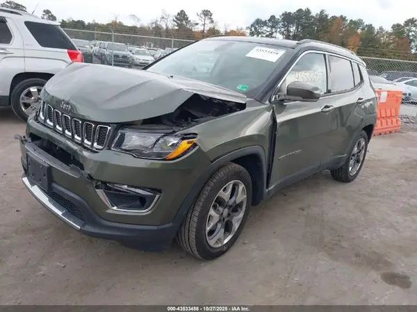 3C4NJCCB8JT204311 2018 JEEP COMPASS - Image 2