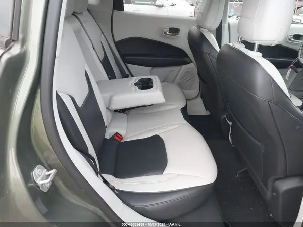 3C4NJCCB8JT204311 2018 JEEP COMPASS - Image 8