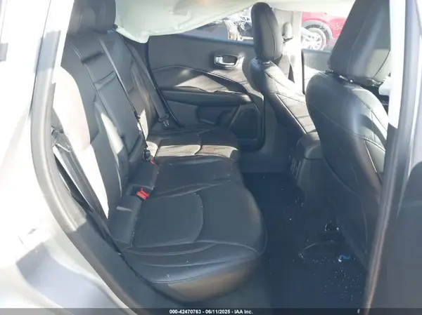 3C4NJCCB8JT212182 2018 JEEP COMPASS - Image 8