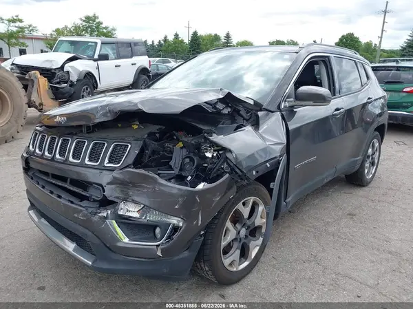 3C4NJCCB8JT240337 2018 JEEP COMPASS - Image 2
