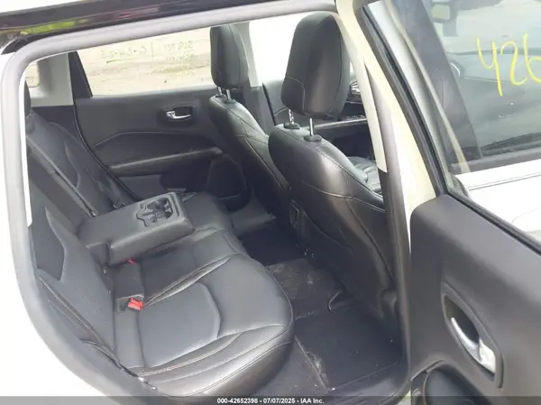 3C4NJCCB8JT286587 2018 JEEP COMPASS - Image 8
