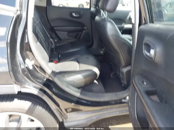 3C4NJCCB8KT614009 2019 JEEP COMPASS - Image 8