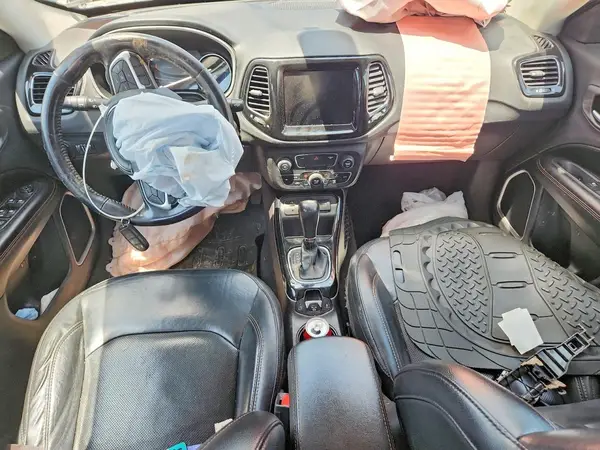 3C4NJCCB8KT662707 2019 JEEP COMPASS - Image 8