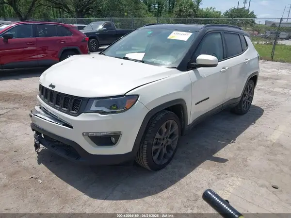 3C4NJCCB8KT757610 2019 JEEP COMPASS - Image 2