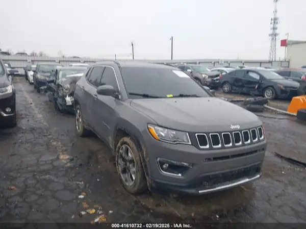 3C4NJCCB8KT793507 2019 JEEP COMPASS - Image 1