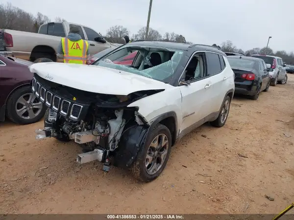 3C4NJCCB8LT114725 2020 JEEP COMPASS - Image 2