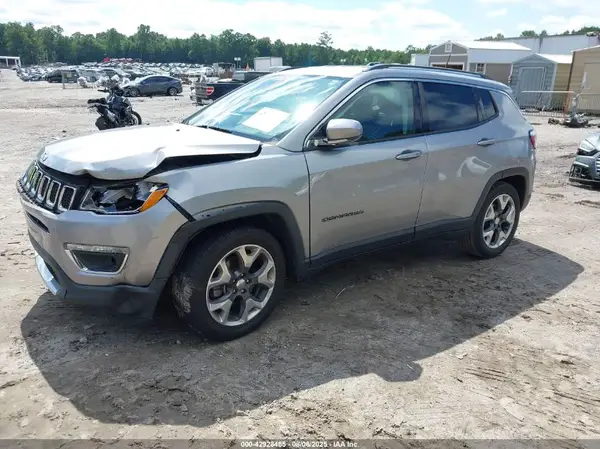 3C4NJCCB8LT125529 2020 JEEP COMPASS - Image 2