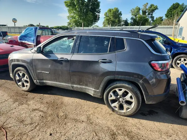 3C4NJCCB8LT140306 2020 JEEP COMPASS - Image 2