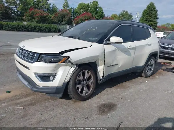 3C4NJCCB8LT176495 2020 JEEP COMPASS - Image 2
