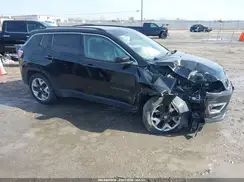 3C4NJCCB9JT122653 2018 JEEP COMPASS
