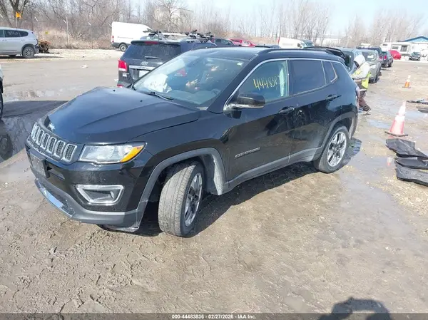 3C4NJCCB9JT122653 2018 JEEP COMPASS - Image 2