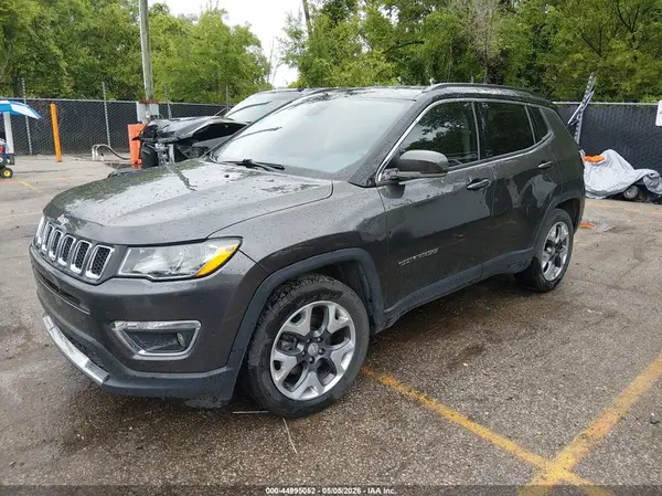 3C4NJCCB9JT123933 2018 JEEP COMPASS - Image 2