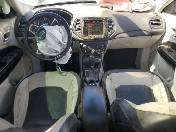 3C4NJCCB9JT248236 2018 JEEP COMPASS - Image 8