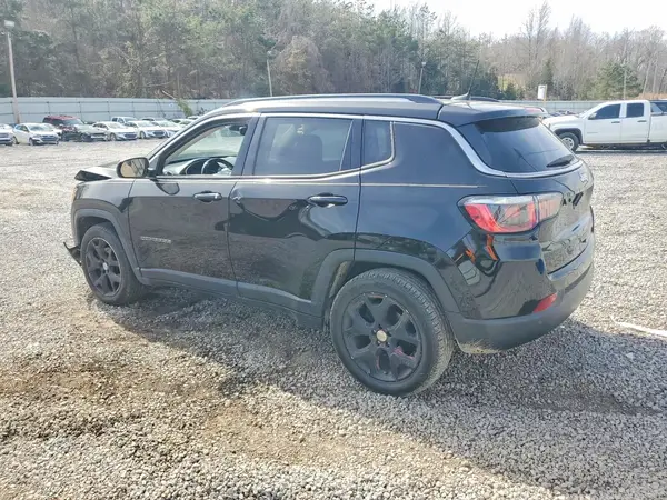 3C4NJCCB9JT308919 2018 JEEP COMPASS - Image 2