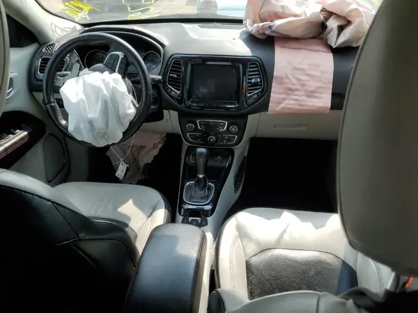 3C4NJCCB9JT358235 2018 JEEP COMPASS - Image 8