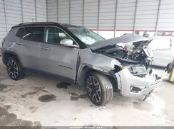 3C4NJCCB9JT425240 2018 JEEP COMPASS