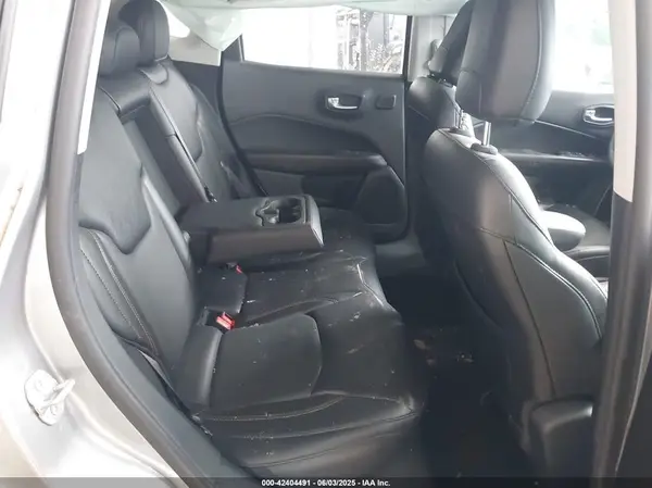 3C4NJCCB9JT425240 2018 JEEP COMPASS - Image 8