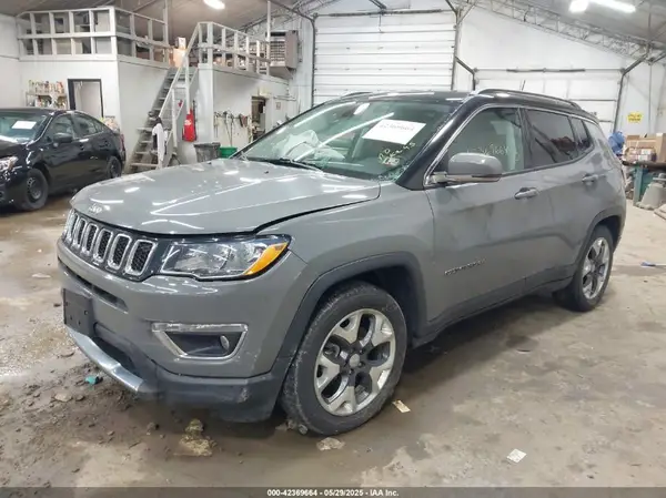 3C4NJCCB9LT108111 2020 JEEP COMPASS - Image 2