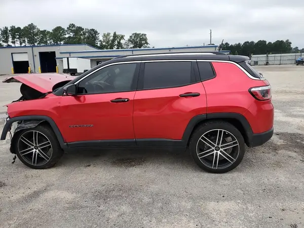3C4NJCCB9LT108139 2020 JEEP COMPASS - Image 2