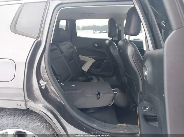3C4NJCCB9LT152724 2020 JEEP COMPASS - Image 8