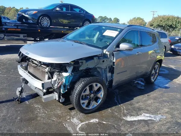 3C4NJCCB9LT158278 2020 JEEP COMPASS - Image 2