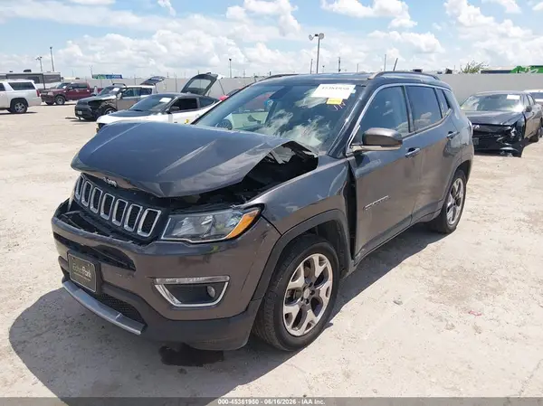3C4NJCCBXJT156035 2018 JEEP COMPASS - Image 2