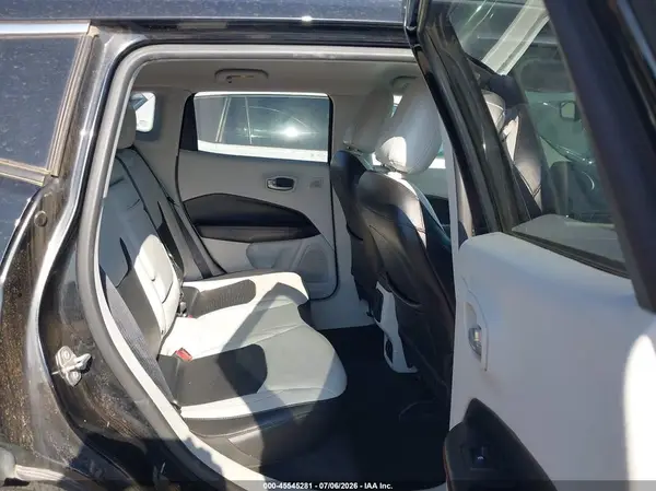 3C4NJCCBXJT286056 2018 JEEP COMPASS - Image 8