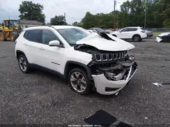 3C4NJCCBXJT406910 2018 JEEP COMPASS