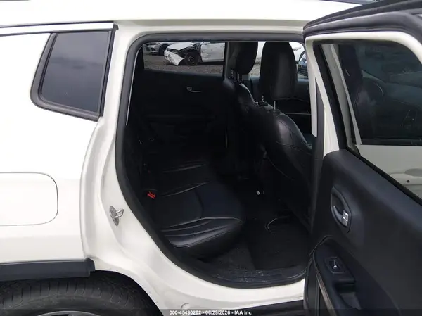 3C4NJCCBXJT406910 2018 JEEP COMPASS - Image 8
