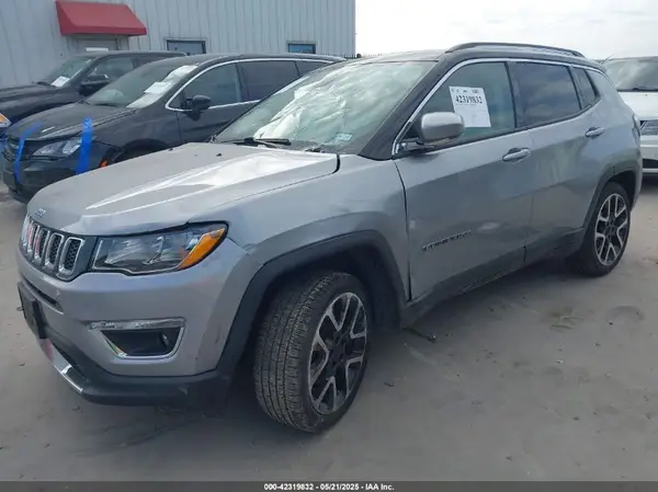 3C4NJCCBXJT499864 2018 JEEP COMPASS - Image 2