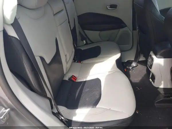 3C4NJCCBXJT499864 2018 JEEP COMPASS - Image 8