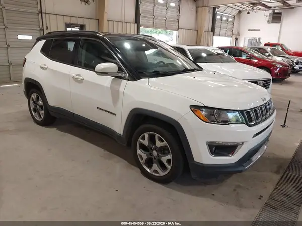 3C4NJCCBXJT502889 2018 JEEP COMPASS - Image 1