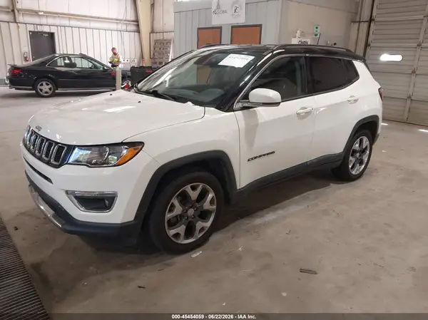 3C4NJCCBXJT502889 2018 JEEP COMPASS - Image 2