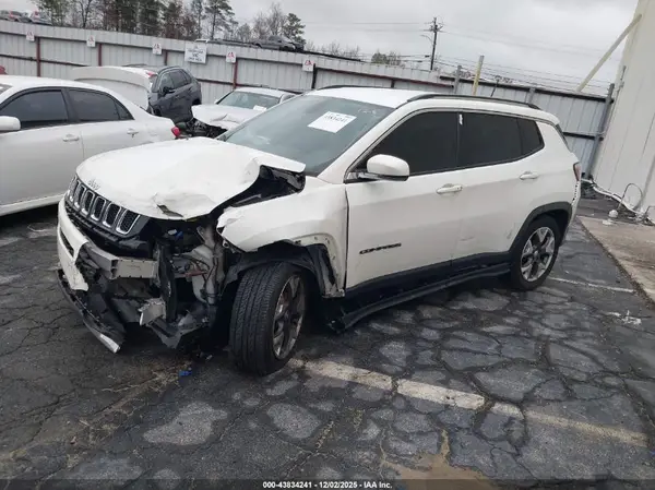 3C4NJCCBXKT675975 2019 JEEP COMPASS - Image 2