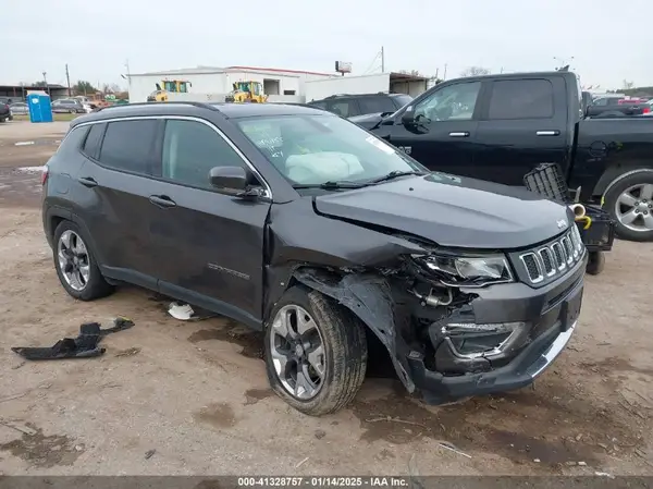 3C4NJCCBXKT676205 2019 JEEP COMPASS - Image 1